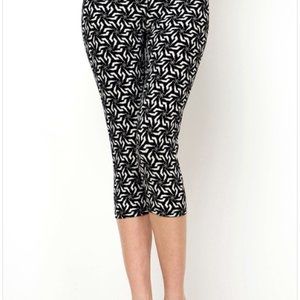 any 3/$25  Pinwheel Capris Summer Sunburst Beach